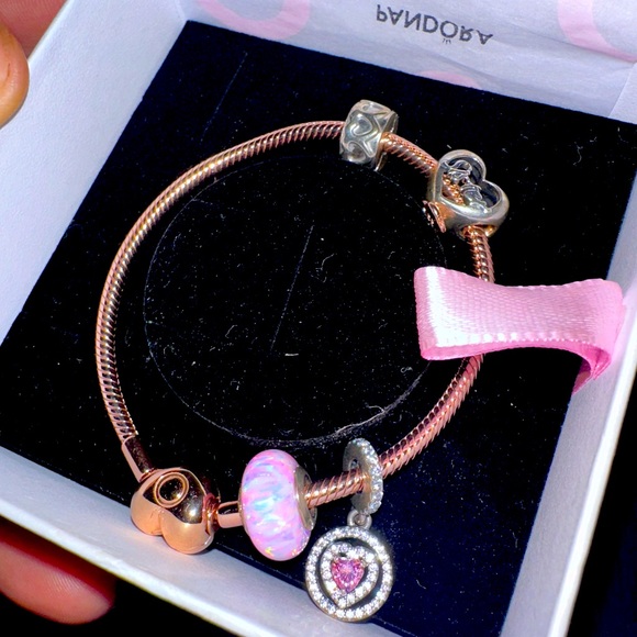 Pandora “sister” charm bracelet - Picture 2 of 3